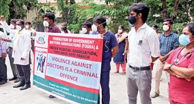 doctors-protest