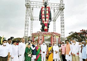 narasimha-rao-statue