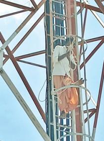 worker-who-climbed-the-cell-phone-tower-and-made-threats