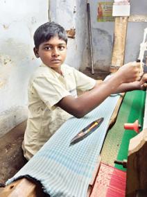 students-left-school-and-doing-weaving-business