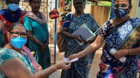 sivagangai-officials-extend-helping-hands-to-transgenders