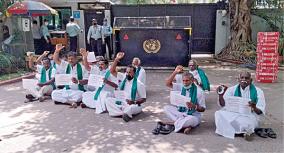 tn-farmers-protest-in-delhi