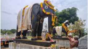 design-of-elephant-and-horse-carriages-weighing-35-tons-in-a-single-stone-dedication-at-ayyanar-temple
