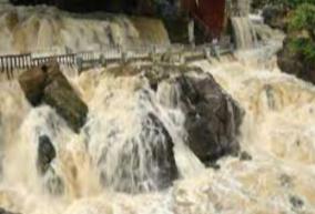 waterflow-increased-in-hogenakkal