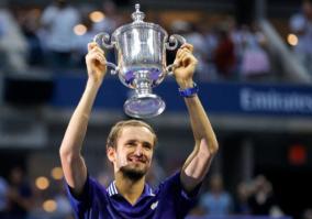 daniil-medvedev-stuns-novak-djokovic-in-straight-sets-wins-maiden-grand-slam-title