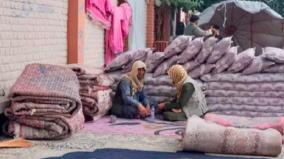 afghans-sell-possessions-amid-cash-crunch-looming-crisis