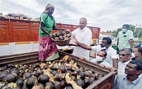 appavu-donates-1-lakhs-palm-seeds-to-government