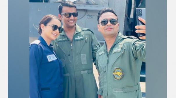 Kangana Ranaut meets Air Force officers while shooting for Tejas