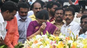 sasikala-going-to-mgr-jayalalithaa-memorial