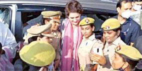 up-police-to-take-action-against-women-constables-who-posed-for-selfies-with-priyanka-gandhi-vadra