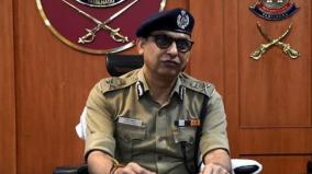 chennai-commissioner-gives-birthday-greeting-cards-for-policemen