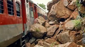 dharmapuri-train-derails