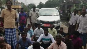 deputy-collector-s-car-captured-while-visiting-rain-affected-areas-in-puducherry