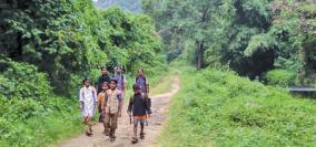 tribal-students-walk-to-school