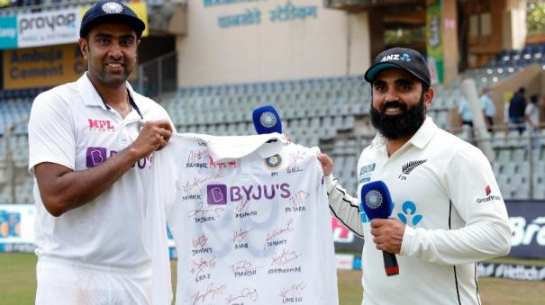 ajaz-patel-gets-signed-jersey-from-indian-team-felicitated-by-mca-for-record-haul-in-mumbai-test