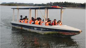 boat-ride-resumed-on-the-limestone-tourists-are-disappointed-as-they-are-shown-around-the-river-and-brought-ashore