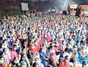women-staff-protest