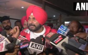 pm-modi-troubled-over-15-minutes-farmers-camped-for-a-year-navjot-sidhu