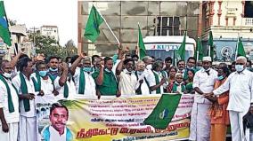 farmers-protesting-against-the-construction-of-a-dam-in-meghathattu-were-detained-in-hosur