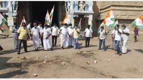 request-to-set-up-a-police-station-in-kadalaiyur-tmc-break-coconuts-and-protest-in-kovilpatti