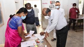 district-collector-inspects-municipal-polling-station-near-trichy
