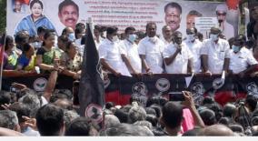 police-are-like-slaves-to-dmk-sb-velumani-speaks-at-the-protest