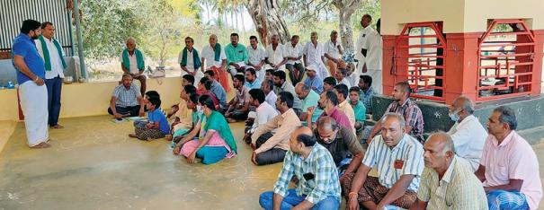 The plan to set up an industrial park should be abandoned: Dathanur, Punchai Thamaraikkulam, Pulippar villagers urge
