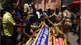 puducherry-sc-st-fund-issue-protesters-in-assembly