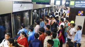 passengers-invading-metro-trains