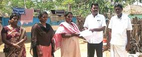 the-leader-who-went-to-the-house-near-singampunari-and-gave-the-details-of-the-panchayat-budget-and-expenditure