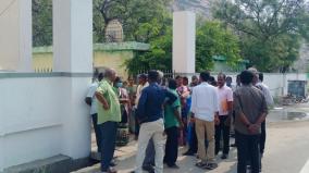 students-warning-a-teacher-police-take-action-to-give-counseling-for-students-in-karur