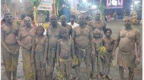 kamuthi-panguni-pongal-fest-devotees-apply-mud-on-body-and-worship