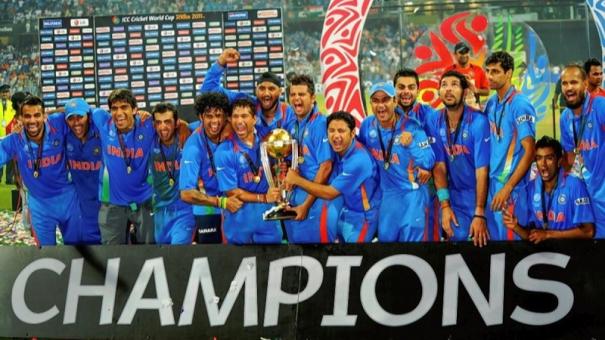 Tim India dipimpin oleh Dhoni yang memenangkan Piala Dunia pada hari yang sama pada tahun 2011!  |  Pada hari ini, Tim India membuat rekor dengan memenangkan lebih dari 50 Piala Dunia Kriket