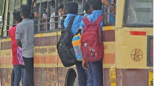 3 முறை எச்சரித்த பிறகும் பஸ் படிக்கட்டில் தொங்கும் மாணவர் மீது வழக்கு: ஆரணி  டிஎஸ்பி கோட்டீஸ்வரன் எச்சரிக்கை | bus footboard issue: file case on  Students: Arani ...