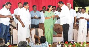 gold-ring-for-100-dmk-executives