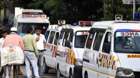 visakhapatnam-relatives-ambulance-drivers-clash-over-shifting-of-patient-in-hospital