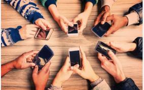 smart-phones-and-teenage-groups