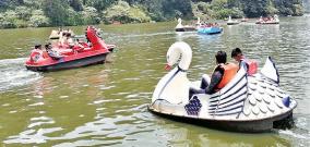 lot-of-tourists-came-in-ooty-may-day-holiday