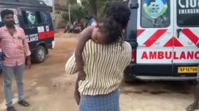 a-father-seen-carrying-the-body-of-his-2-yr-old-daughter-in-tirupati-district