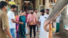 nayanthara-vignesh-sivan-visit-tanjore-temple