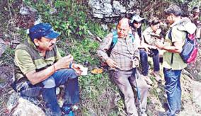 uttarakhand-18-km-to-far-polling-station-chief-election-commissioner-went-uphill