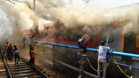agnipath-scheme-protest-12-trains-on-fire-across-the-country