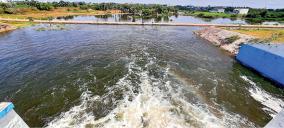 excess-water-opening-in-sembarambakkam-lake