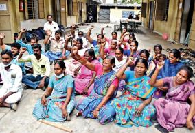 erode-request-to-renovate-veerappanchatram-govt-girls-school-parents-protest