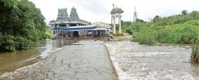 pollachi-balaranu-river-side-anjaneyar-temple-was-flooded