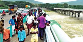 passenger-crowd-in-the-cauvery-bridge-on-traffic-jam