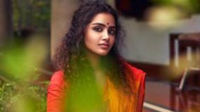 actress-anupama-parameswaran-to-the-director