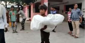 up-the-boy-carried-his-brothers-body-in-his-arms-after-being-denied-an-ambulance-at-the-hospital
