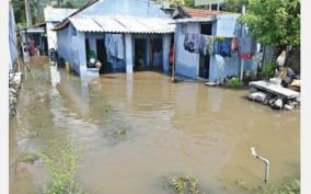 continues-rainfall-on-mettur-rain-water-surrounded-on-residence