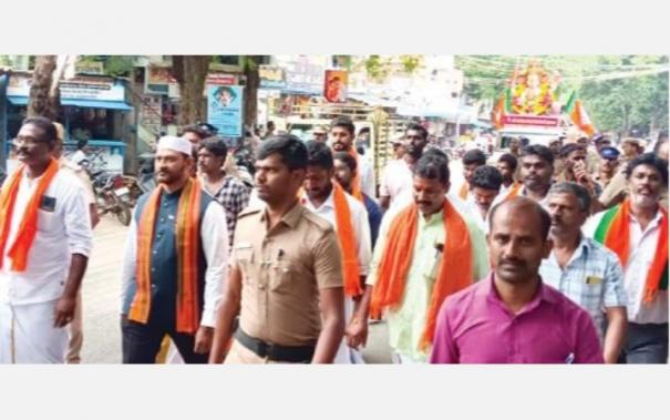 BJP's Procession with Lord Ganesh Statue on Violation of the Ban at Paprittipatti: Argument With the Police